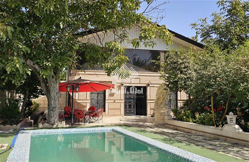 1000 متر باغ ویلا داخل شهرک ویلایی